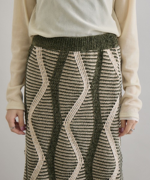 Paradise Picnic（パラダイスピクニック）の「モールヤーンウエーブジャガードスカート（スカート・レディース・ブラック/カーキ・FREE）」の5枚目の写真