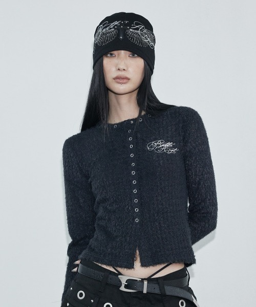 NIIER NOR(ニアノア)の「A'GEM/9 × .kom 『NIIER NOR/ニアノア』 EYELET FLUFFY CARDIGANS/アイレット フラッフィー カーディガン(カーディガン/ボレロ・レディース・アイボリー/ブラック・FREE)」の1枚目の写真