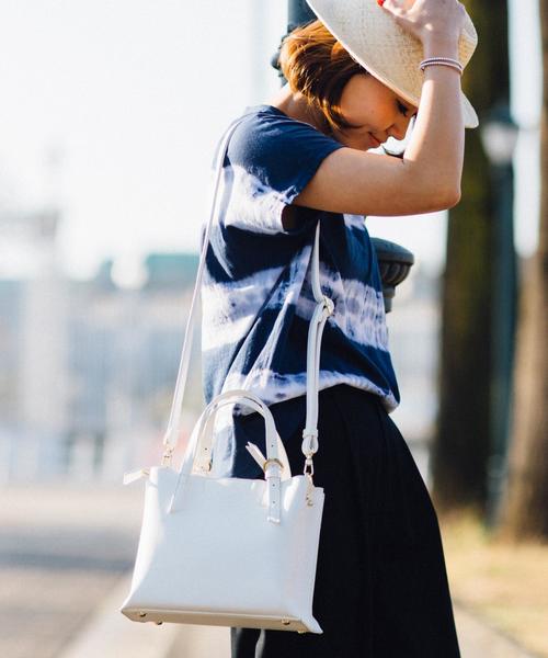 BEAUTY&YOUTH UNITED ARROWS(ビューティーアンドユースユナイテッドアローズ)の「【2WAY】BY∵ ベルトハンドルトート ◆(トートバッグ・レディース・ホワイト/ネイビー/ライトピンク/ベージュ/レッド/ワインレッド/ブラック/グレー・フリ-)」の2枚目の写真