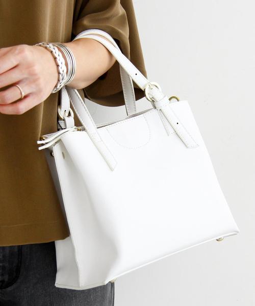 BEAUTY&YOUTH UNITED ARROWS(ビューティーアンドユースユナイテッドアローズ)の「【2WAY】BY∵ ベルトハンドルトート ◆(トートバッグ・レディース・ホワイト/ネイビー/ライトピンク/ベージュ/レッド/ワインレッド/ブラック/グレー・フリ-)」の13枚目の写真