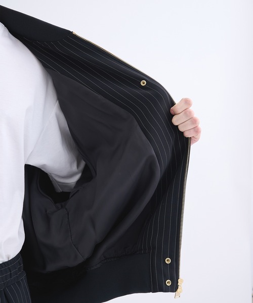 CULLNI(クルニ)の「【CULLNI】別注 MA-1(ブルゾン・メンズ・ブラック/ブラック系その他2/ベージュ・1/2)」の4枚目の写真