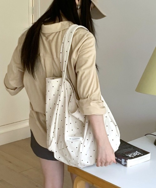 mebole(メボレ)の「Simple dot tote bag(トートバッグ・レディース・ネイビー/ホワイト/ブラウン/レッド・FREE)」の8枚目の写真