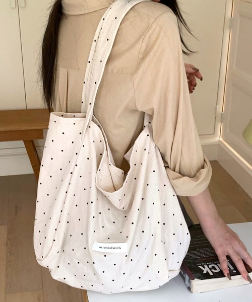 mebole(メボレ)の「Simple dot tote bag(トートバッグ・レディース・ネイビー/ホワイト/ブラウン/レッド・FREE)」の9枚目の写真