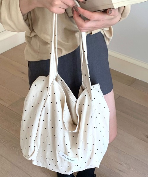 mebole(メボレ)の「Simple dot tote bag(トートバッグ・レディース・ネイビー/ホワイト/ブラウン/レッド・FREE)」の6枚目の写真