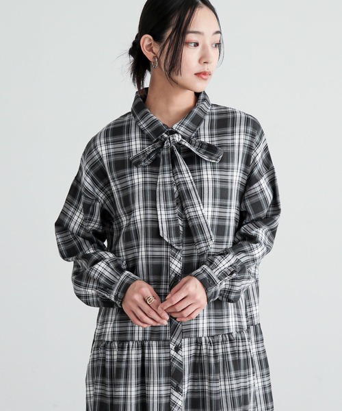 n'OrLABEL（ノアールレーベル）の「『ボウタイ付きチェックワンピース』（シャツワンピース・レディース・グレー/ブラウン・1/2）」の13枚目の写真