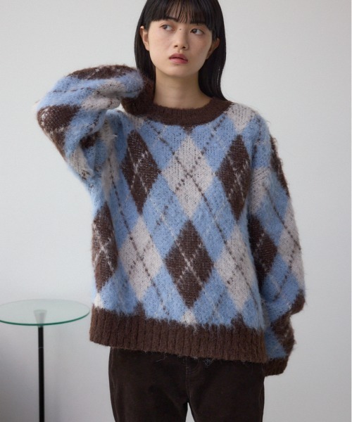 AZUL by moussy（アズールバイマウジー）の「アーガイルシャギーニット（ニット/セーター・レディース・ブラック系その他/ブラウン系その他/レッド系その他・SMALL/MEDIUM）」の3枚目の写真