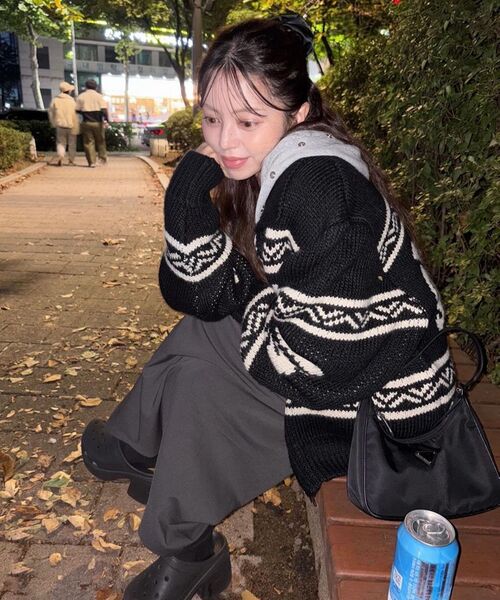 ROCKCAKE(ロックケーキ)の「Flower Cowichan Cardigan - Black/Black(カーディガン/ボレロ・レディース・その他・SMALL)」の19枚目の写真