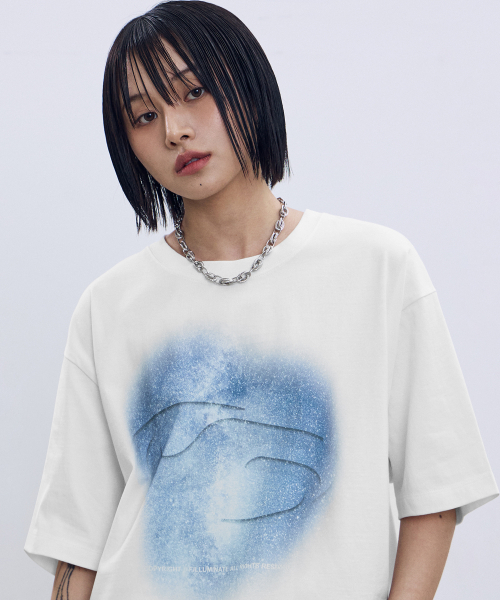 F.ILLUMINATE(フィルミネイト)の「ギャラクシーシンボルロゴTシャツ - ホワイト(Tシャツ/カットソー・レディース・その他・SMALL/MEDIUM/LARGE)」の3枚目の写真