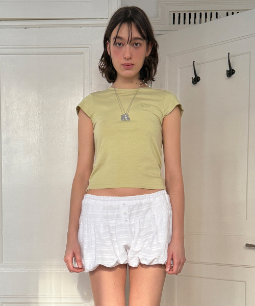 SINOON(シヌーン)の「Logo Cap Sleeve T-shirt (Olive)(Tシャツ/カットソー・レディース・オリーブ・SMALL/MEDIUM)」の1枚目の写真