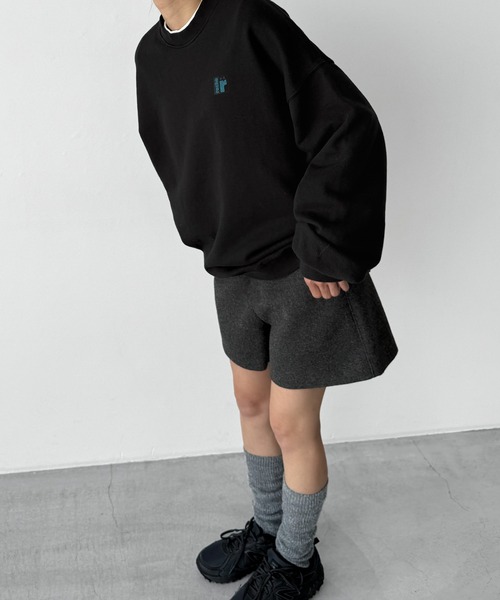 CANAL JEAN(キャナルジーン)の「Lakey Park オーバーサイズロゴトレーナー(スウェット・レディース・ブラック/ヘザーグレー・ONE SIZE)」の6枚目の写真