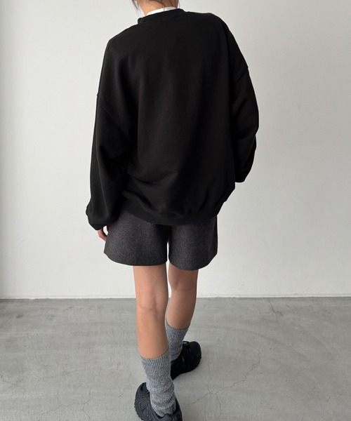 CANAL JEAN(キャナルジーン)の「Lakey Park オーバーサイズロゴトレーナー(スウェット・レディース・ブラック/ヘザーグレー・ONE SIZE)」の7枚目の写真