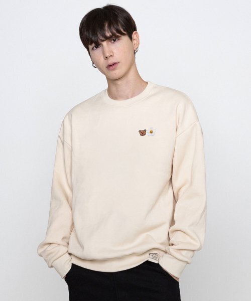 GRAVER（グレーバー）の「[UNISEX]スモールフラワーベアフェイス刺繍スマイルマンツーマン_クリーム（スウェット・レディース・アイボリー・LARGE/MEDIUM/SMALL/X-LARGE）」の2枚目の写真