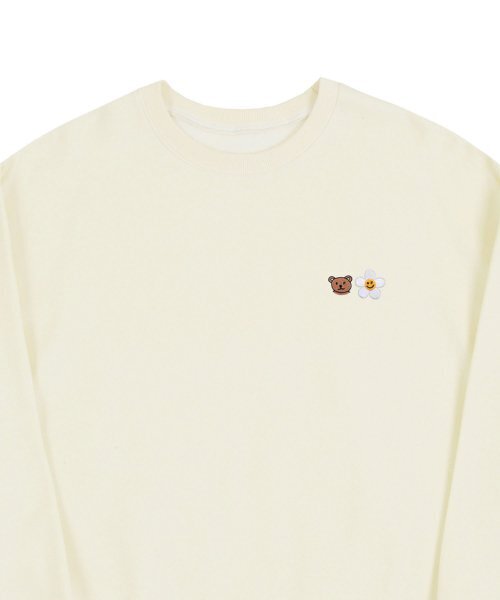 GRAVER（グレーバー）の「[UNISEX]スモールフラワーベアフェイス刺繍スマイルマンツーマン_クリーム（スウェット・レディース・アイボリー・LARGE/MEDIUM/SMALL/X-LARGE）」の3枚目の写真