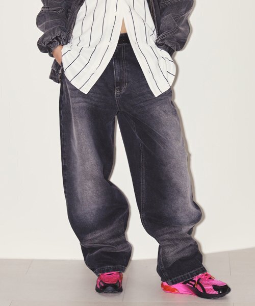 NYXX(エヌワイエックスエックス)の「CAT WASHED DENIM PANTS BLACK WASHED(デニムパンツ・レディース・その他・MEDIUM/SMALL)」の1枚目の写真