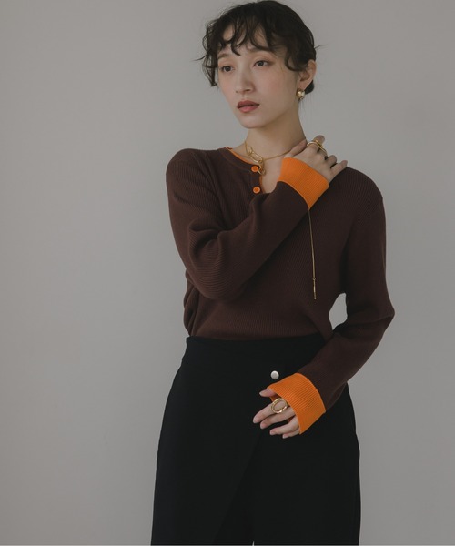 210nouve（トゥージュヌーブ）の「配色 キーネック リブニット（ニット/セーター・レディース・ブラウン/グレー/チャコールグレー/ネイビー・FREE）」の16枚目の写真