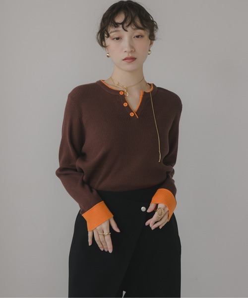 210nouve（トゥージュヌーブ）の「配色 キーネック リブニット（ニット/セーター・レディース・ブラウン/グレー/チャコールグレー/ネイビー・FREE）」の19枚目の写真