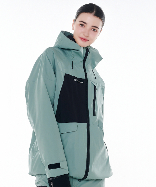 DOLL OUTERWEAR(ドラ アウターウェア)の「2425 クラロ ボードウェアジャケット グリーン 男女共用(ナイロンジャケット・レディース・その他・SMALL/MEDIUM/X-LARGE/X-SMALL/LARGE)」の8枚目の写真