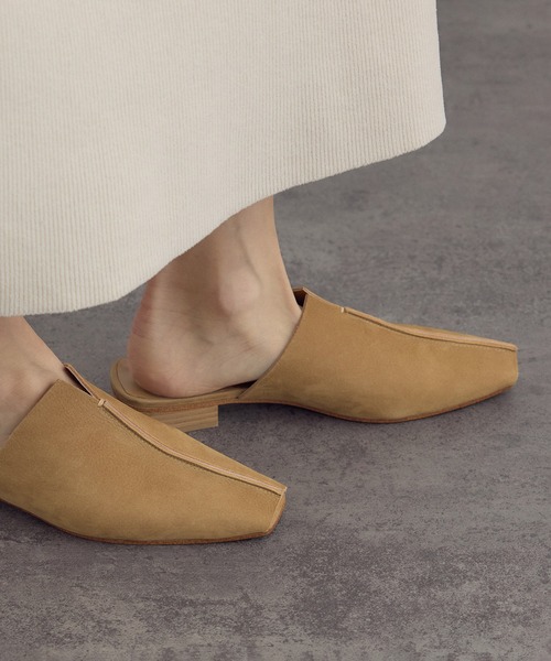 SALON adam et rope'(サロン アダム エ ロペ)の「【W S(ドゥーブル)】レザーフラットミュール(その他シューズ・レディース・キャメル/ブラック・38/37/36)」の8枚目の写真