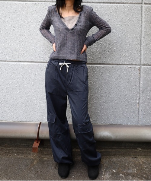Vini（ヴィニ）の「カーゴワイドスウェットパンツ（カーゴパンツ・レディース・ブラック/アイボリー・MEDIUM）」の14枚目の写真