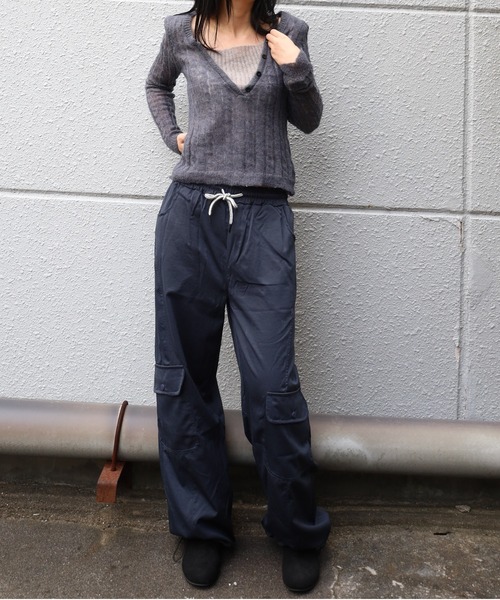 Vini（ヴィニ）の「カーゴワイドスウェットパンツ（カーゴパンツ・レディース・ブラック/アイボリー・MEDIUM）」の15枚目の写真