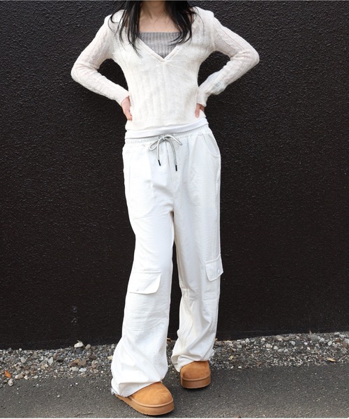 Vini（ヴィニ）の「カーゴワイドスウェットパンツ（カーゴパンツ・レディース・ブラック/アイボリー・MEDIUM）」の10枚目の写真