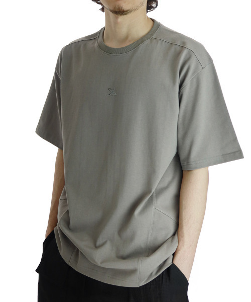 JUSTHANG(ジャストハング)の「12番手 切り替え ニュートロ ロゴ シルバー アッシュブラウン ラウンド 半袖Tシャツ(Tシャツ/カットソー・メンズ・その他・MEDIUM/LARGE/X-LARGE)」の1枚目の写真
