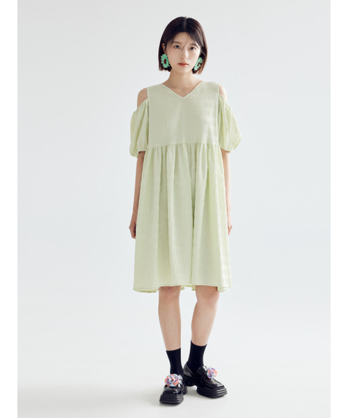 BOMNAL BOUTIQUE（ボムナルブティック）の「オフショルダー ミディドレス _ グリーン（ワンピース・レディース・その他・FREE）」の2枚目の写真