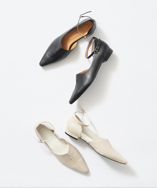 INDIVI(インディヴィ)の「【合皮】ポインテッド セパレートストラップサンダル(サンダル・レディース・ブラック/ナチュラル・25/35/45)」の3枚目の写真