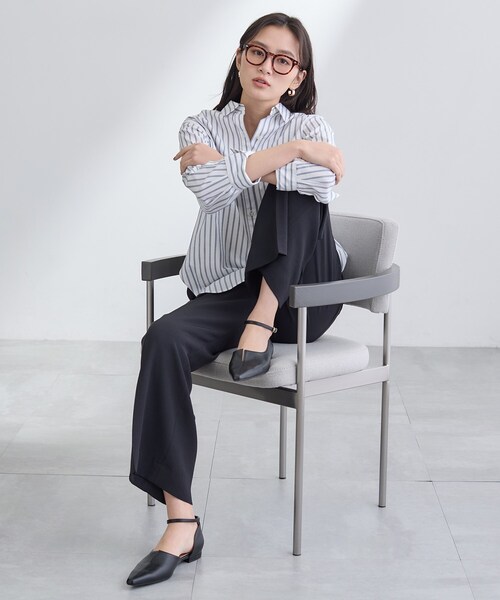 INDIVI(インディヴィ)の「【合皮】ポインテッド セパレートストラップサンダル(サンダル・レディース・ブラック/ナチュラル・25/35/45)」の10枚目の写真