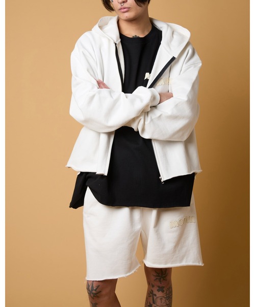 NISHIMOTO IS THE MOUTH(ニシモト イズ ザ マウス)の「WIDE SWEAT SHORTS | NISHIMOTO IS THE MOUTH(スウェットパンツ・メンズ・ホワイト/ブラック・L/XL/S/M)」の12枚目の写真