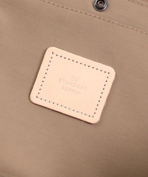 STANDARD SUPPLY（スタンダードサプライ）の「[STANDARD SUPPLY] SIMPLICITY 2WAY FOLD TOTE  / 2ウェイフォールドトート（トートバッグ・レディース・ブラック/サンドベージュ/チャコールアッシュ・FREE）」の19枚目の写真