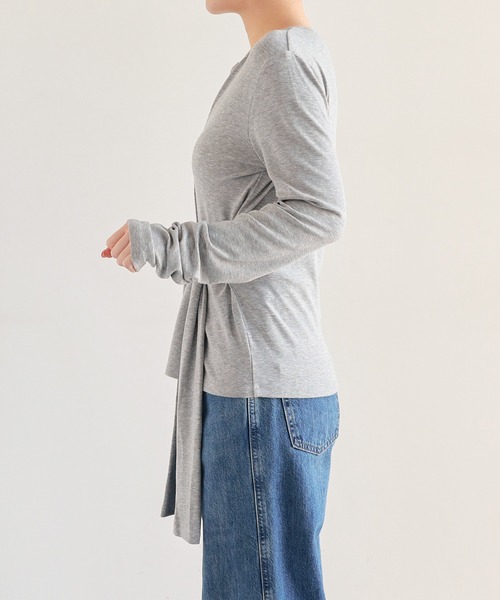 andme(アンドミー)の「フェイクレイヤード長袖カーディガントップス(Tシャツ/カットソー・レディース・アイボリー/ブラック/グレー・L/M)」の10枚目の写真