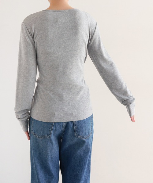 andme(アンドミー)の「フェイクレイヤード長袖カーディガントップス(Tシャツ/カットソー・レディース・アイボリー/ブラック/グレー・L/M)」の11枚目の写真