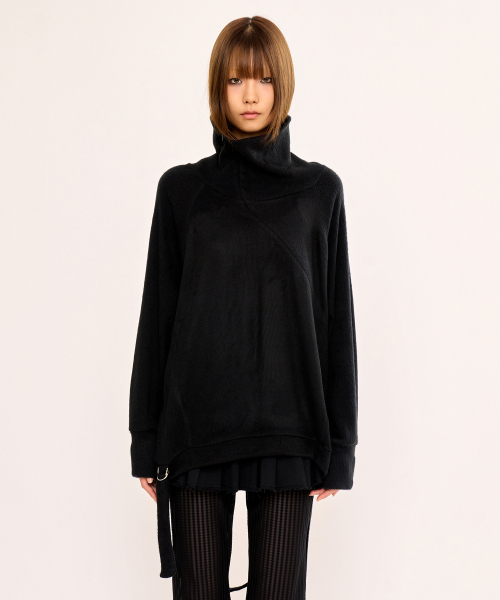 FANYOUNG(ファンヤング)の「ヘアリージップスリットプルオーバーブラック(その他トップス・レディース・その他・ONE SIZE)」の2枚目の写真