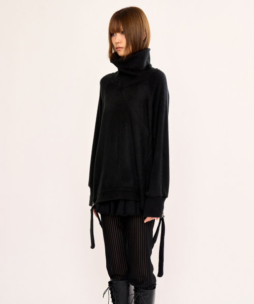 FANYOUNG(ファンヤング)の「ヘアリージップスリットプルオーバーブラック(その他トップス・レディース・その他・ONE SIZE)」の3枚目の写真