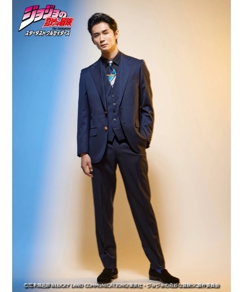 Perfect Suit FActory（パーフェクトスーツファクトリー）の「アニメ『ジョジョの奇妙な冒険 スターダストクルセイダース』セットアップジャケット【空条承太郎】（スーツジャケット・メンズ・ネイビー・SS/S/M/L/LL/3L）」の3枚目の写真