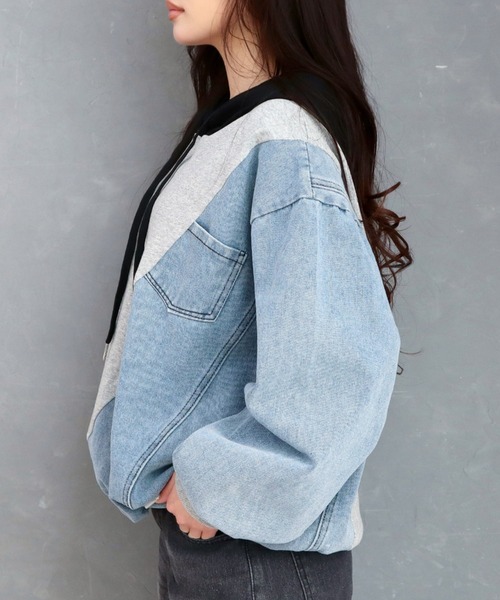 CECIL McBEE（セシルマクビー）の「デニム使い裏毛バックプリントパーカー（スウェット・レディース・グレー/ブラック・MEDIUM）」の4枚目の写真