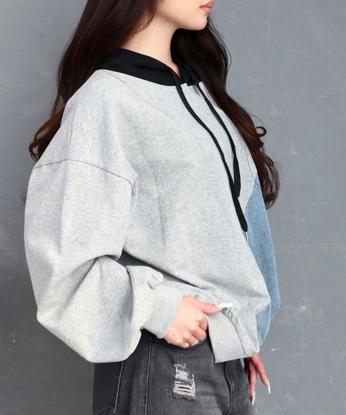 CECIL McBEE（セシルマクビー）の「デニム使い裏毛バックプリントパーカー（スウェット・レディース・グレー/ブラック・MEDIUM）」の6枚目の写真