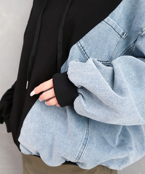 CECIL McBEE（セシルマクビー）の「デニム使い裏毛バックプリントパーカー（スウェット・レディース・グレー/ブラック・MEDIUM）」の13枚目の写真