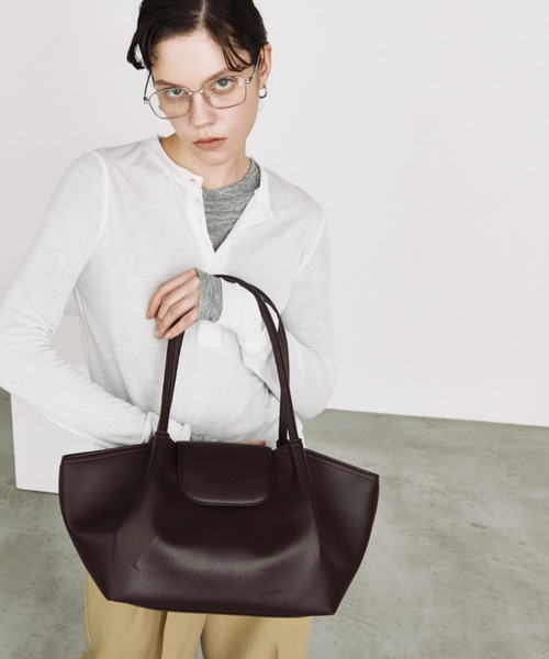 Auntie Rosa Holiday（アンティローザホリデー）の「【arholiday.standard】フェイクレザーフラップトートバック（トートバッグ・レディース・ブラウン/ブラック・FREE）」の14枚目の写真