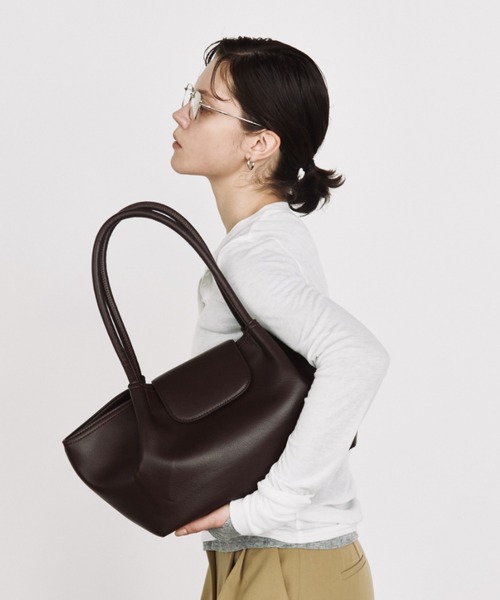 Auntie Rosa Holiday（アンティローザホリデー）の「【arholiday.standard】フェイクレザーフラップトートバック（トートバッグ・レディース・ブラウン/ブラック・FREE）」の11枚目の写真