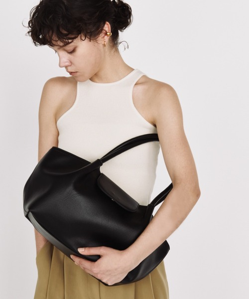 Auntie Rosa Holiday（アンティローザホリデー）の「【arholiday.standard】フェイクレザーフラップトートバック（トートバッグ・レディース・ブラウン/ブラック・FREE）」の4枚目の写真