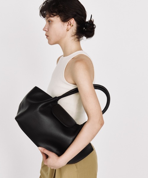 Auntie Rosa Holiday（アンティローザホリデー）の「【arholiday.standard】フェイクレザーフラップトートバック（トートバッグ・レディース・ブラウン/ブラック・FREE）」の5枚目の写真