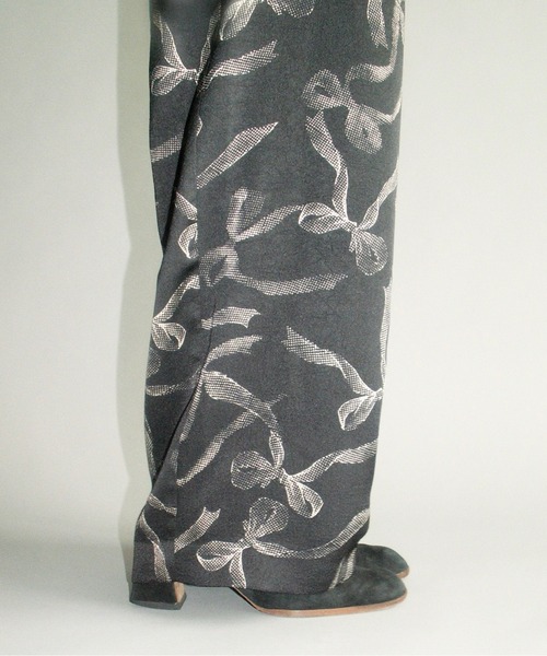 musubore(ムスボレ)の「relax print pants / リラックスパンツ(その他パンツ・レディース・ダークブラウン/ブラウン/ブラック・0/1)」の6枚目の写真
