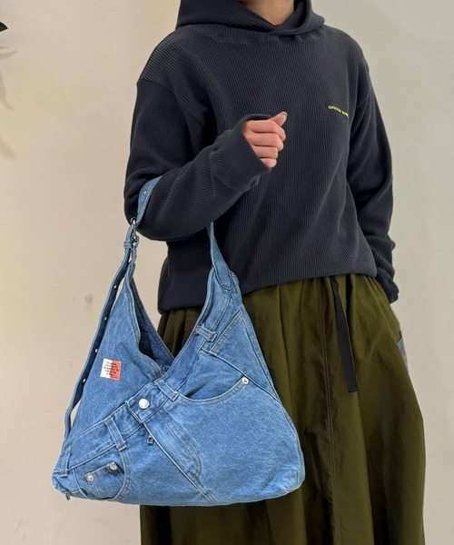 OLD BETTY'S(オールドベティーズ)の「【日本製】オールドベティーズ【OLD BETTY'S】Remade Denim Shoulder Bag(ショルダーバッグ・レディース・インディゴブルー/ブルー・FREE)」の13枚目の写真