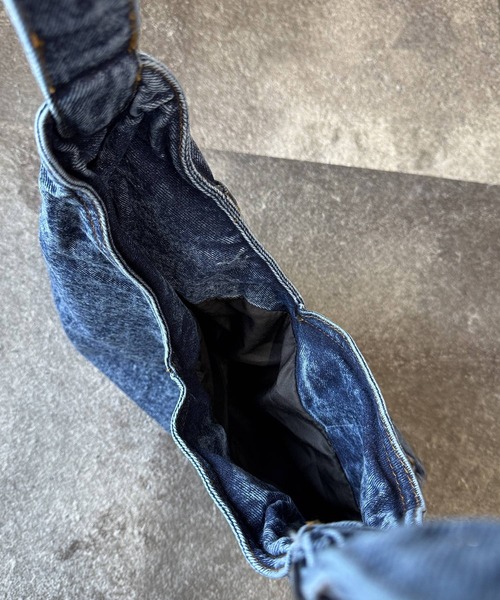OLD BETTY'S(オールドベティーズ)の「【日本製】オールドベティーズ【OLD BETTY'S】Remade Denim Shoulder Bag(ショルダーバッグ・レディース・インディゴブルー/ブルー・FREE)」の3枚目の写真
