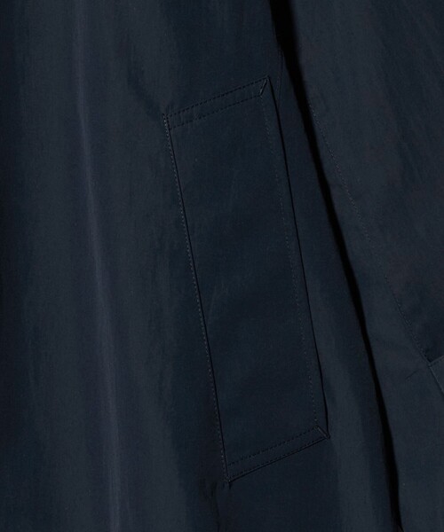 UNITED ARROWS(ユナイテッドアローズ)の「ポリエステル タフタ パッカブル ライト バルマカーンコート 撥水(ステンカラーコート・メンズ・ネイビー/ベージュ・XL/M/S/L)」の4枚目の写真