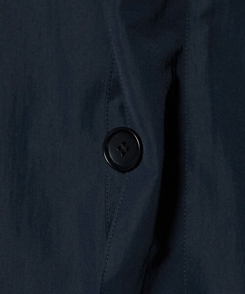 UNITED ARROWS(ユナイテッドアローズ)の「ポリエステル タフタ パッカブル ライト バルマカーンコート 撥水(ステンカラーコート・メンズ・ネイビー/ベージュ・XL/M/S/L)」の5枚目の写真