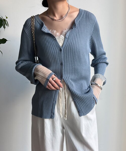 DouDou（ドゥドゥ）の「【WEB限定】袖シアー切替リブカーディガン（カーディガン/ボレロ・レディース・ブラック/ブルー/オフホワイト・FREE）」の3枚目の写真