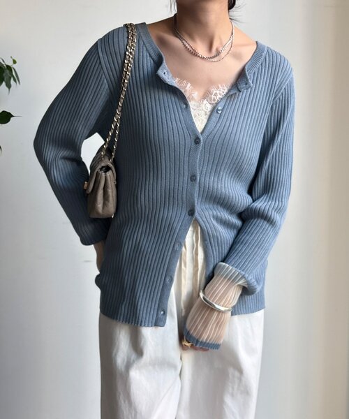 DouDou（ドゥドゥ）の「【WEB限定】袖シアー切替リブカーディガン（カーディガン/ボレロ・レディース・ブラック/ブルー/オフホワイト・FREE）」の4枚目の写真